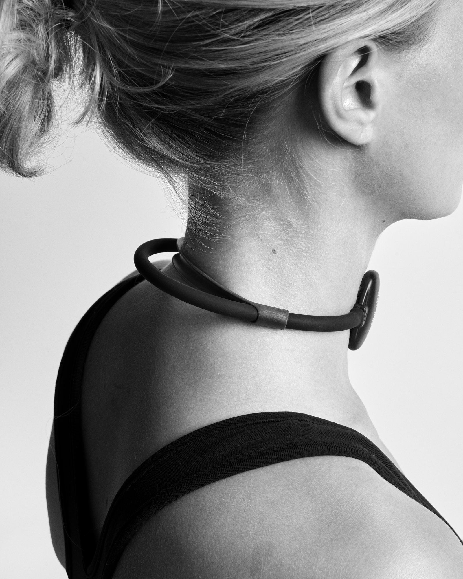 Flownerve Neck Pro worn at the neck